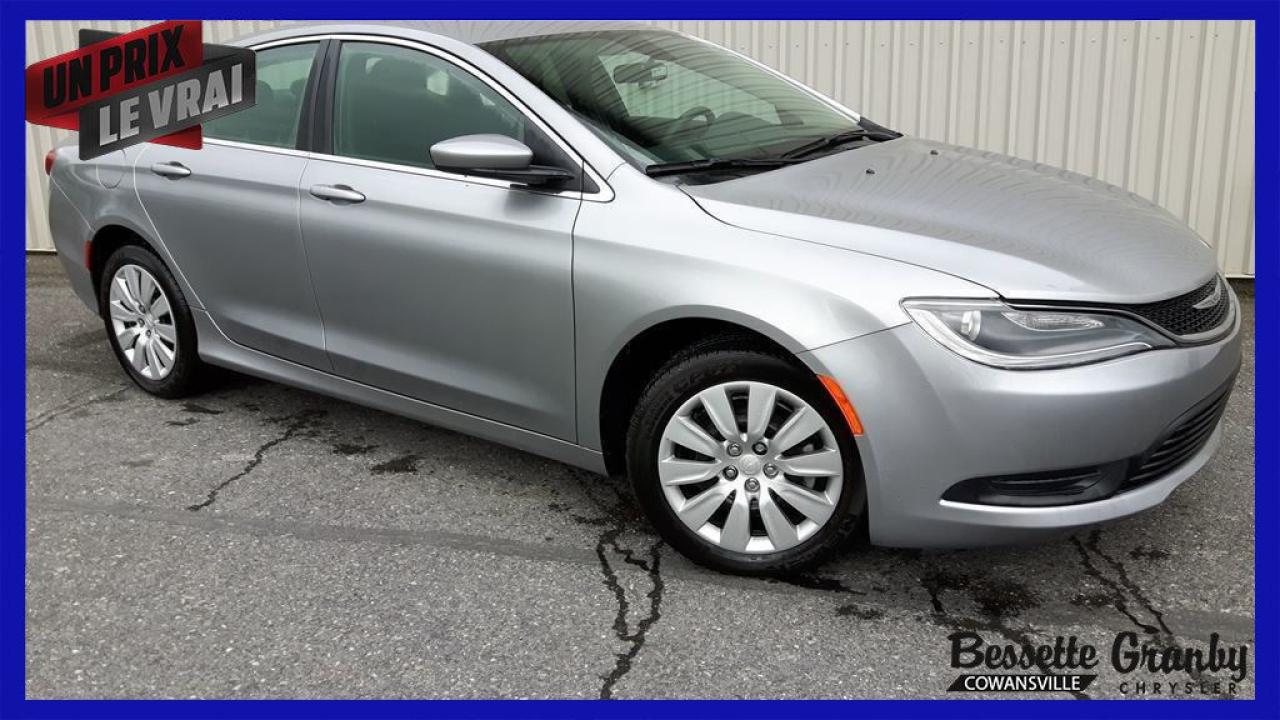Used 2016 Chrysler 200 LX for sale in Granby, QC