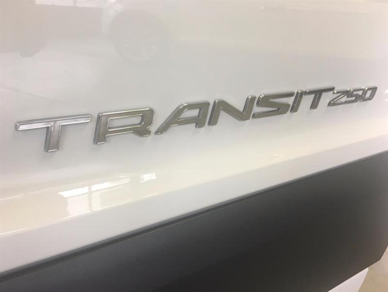 663298