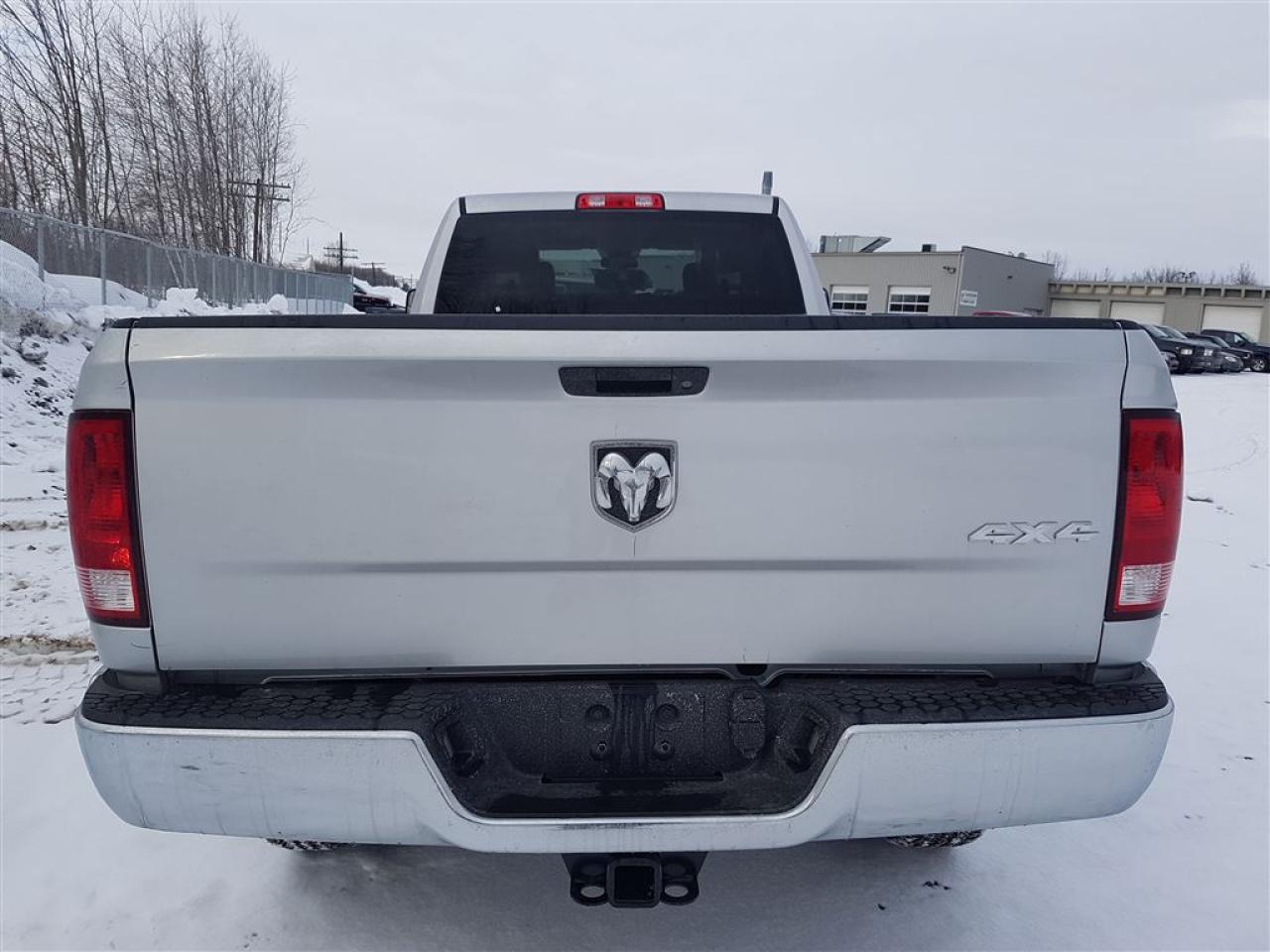 663305