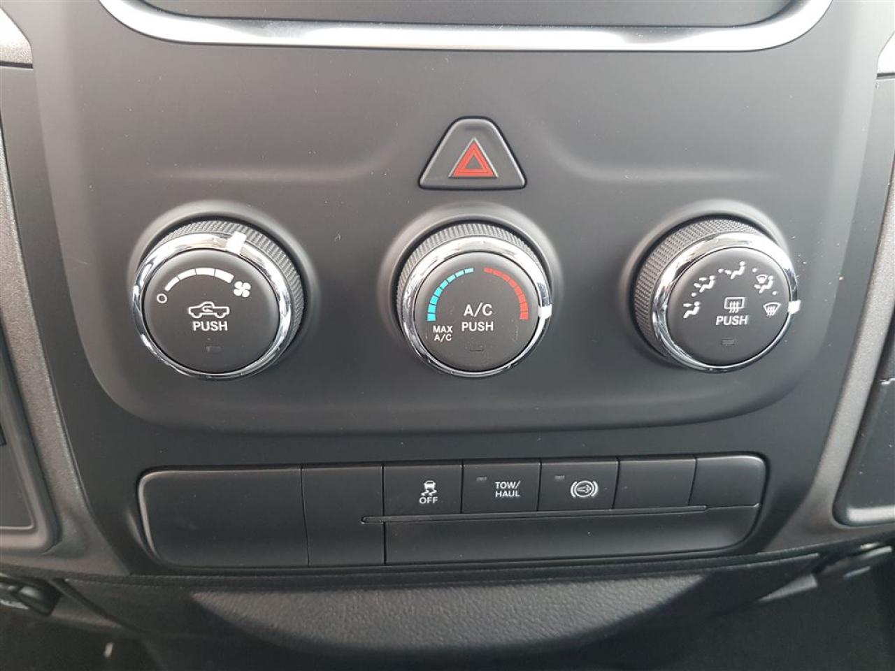 663305