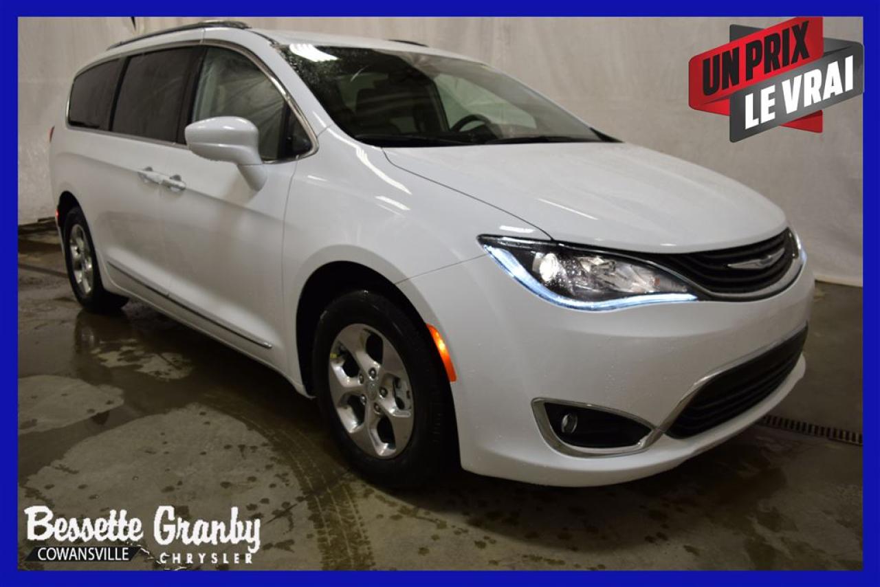 Used 2018 Chrysler Pacifica Touring-L Hybride for sale in Granby, QC