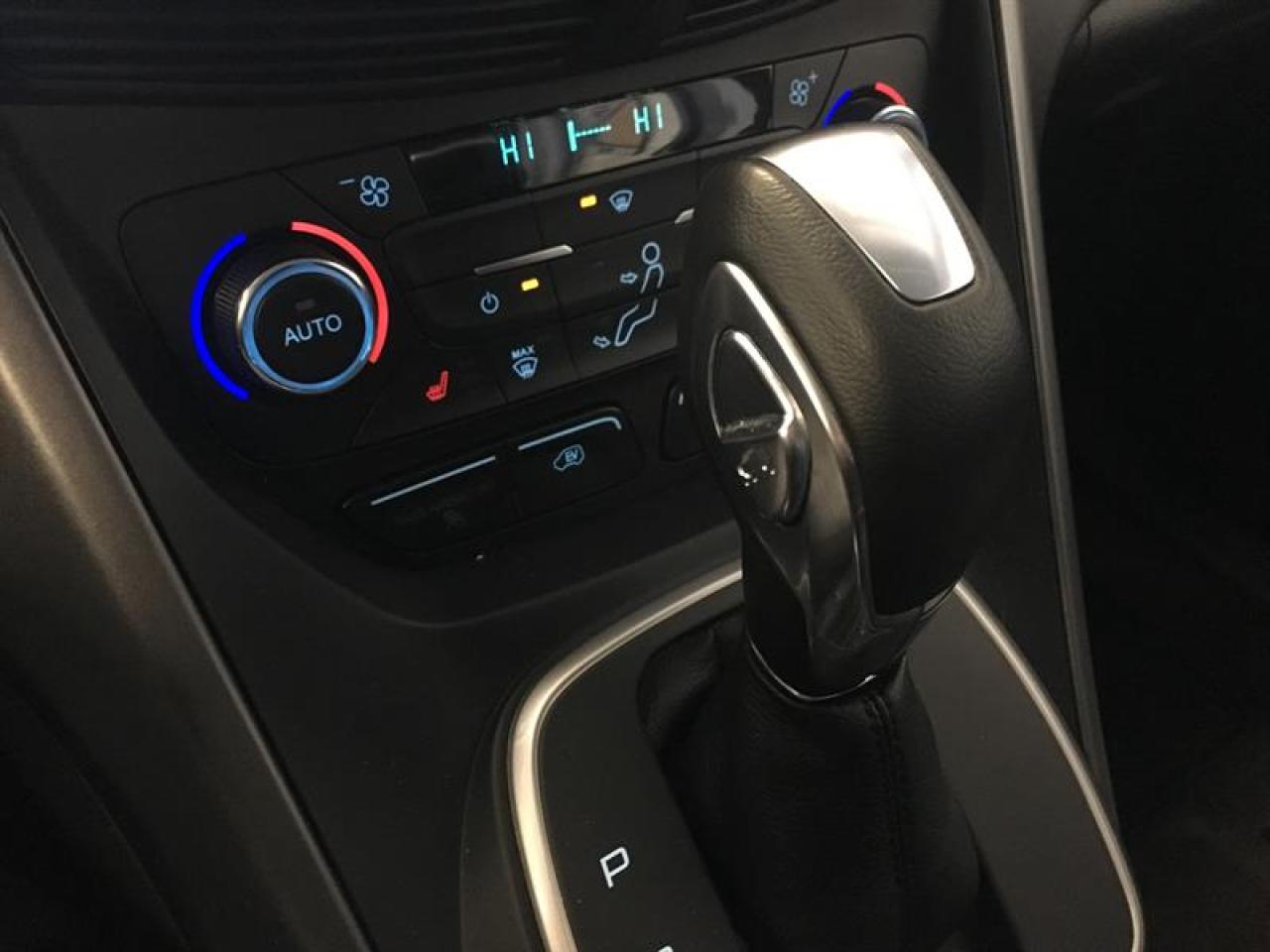663377