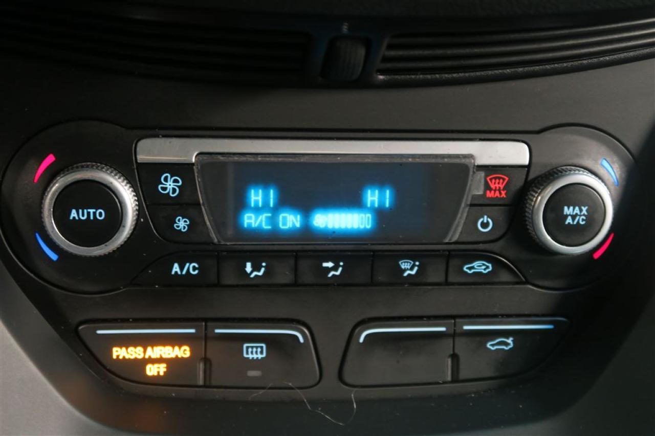 663379