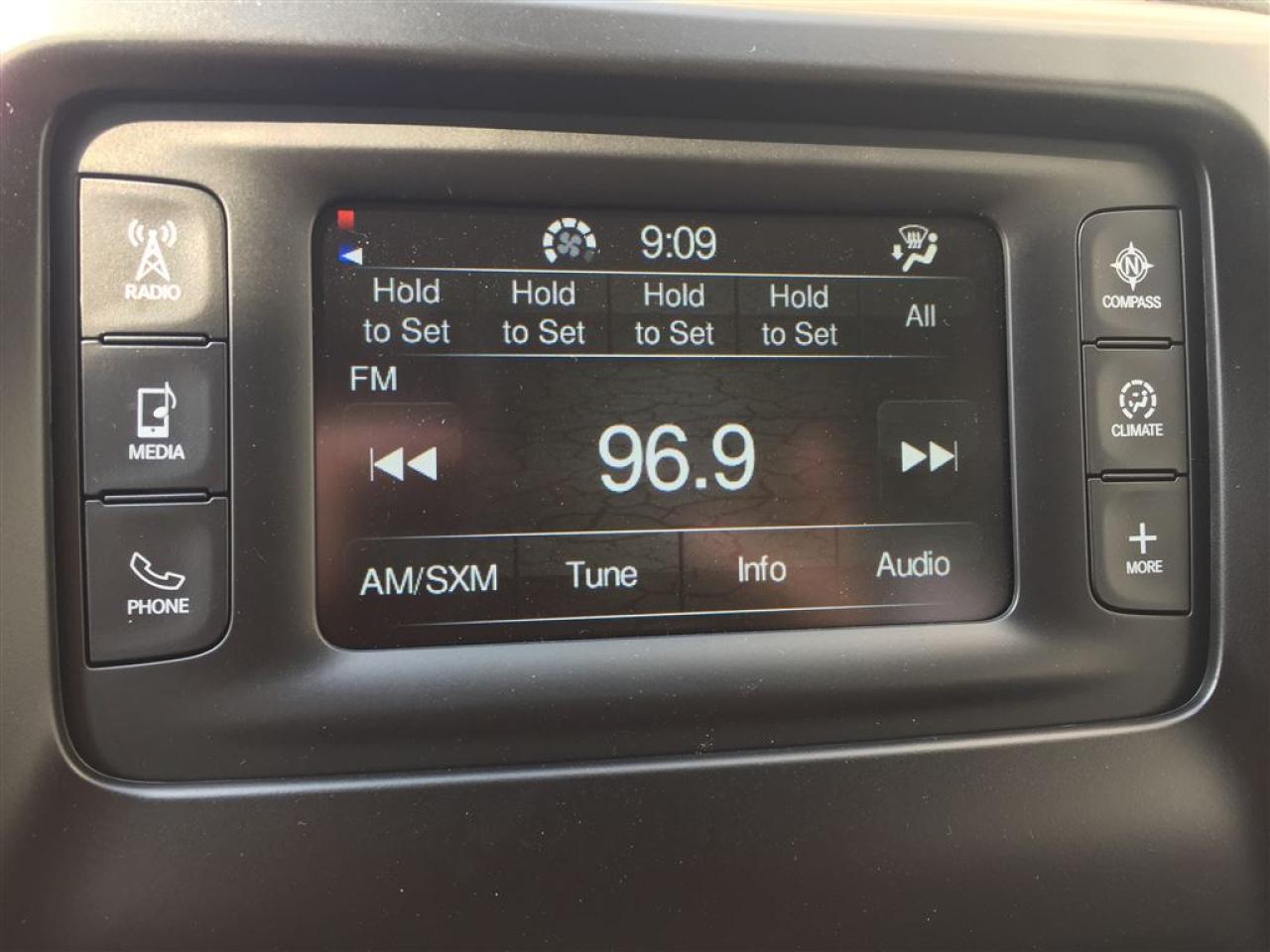 663387