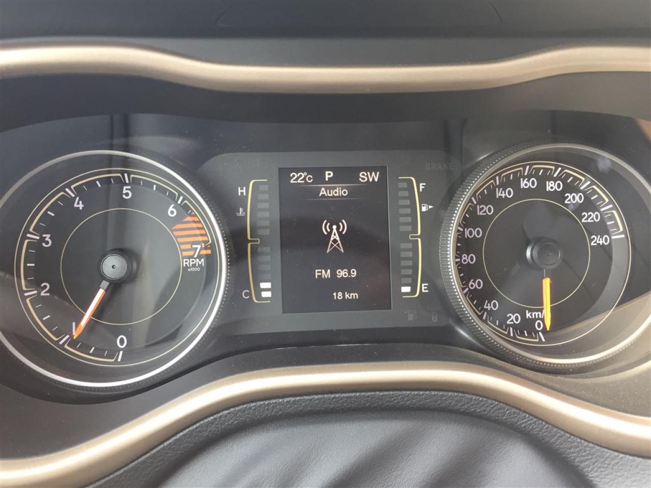 663387