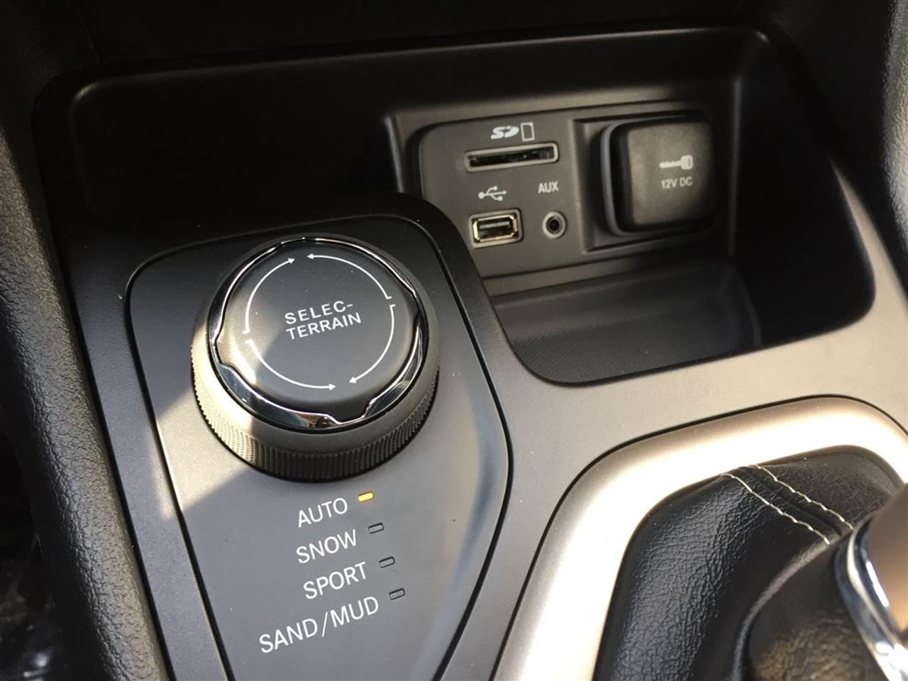 663387.11660615