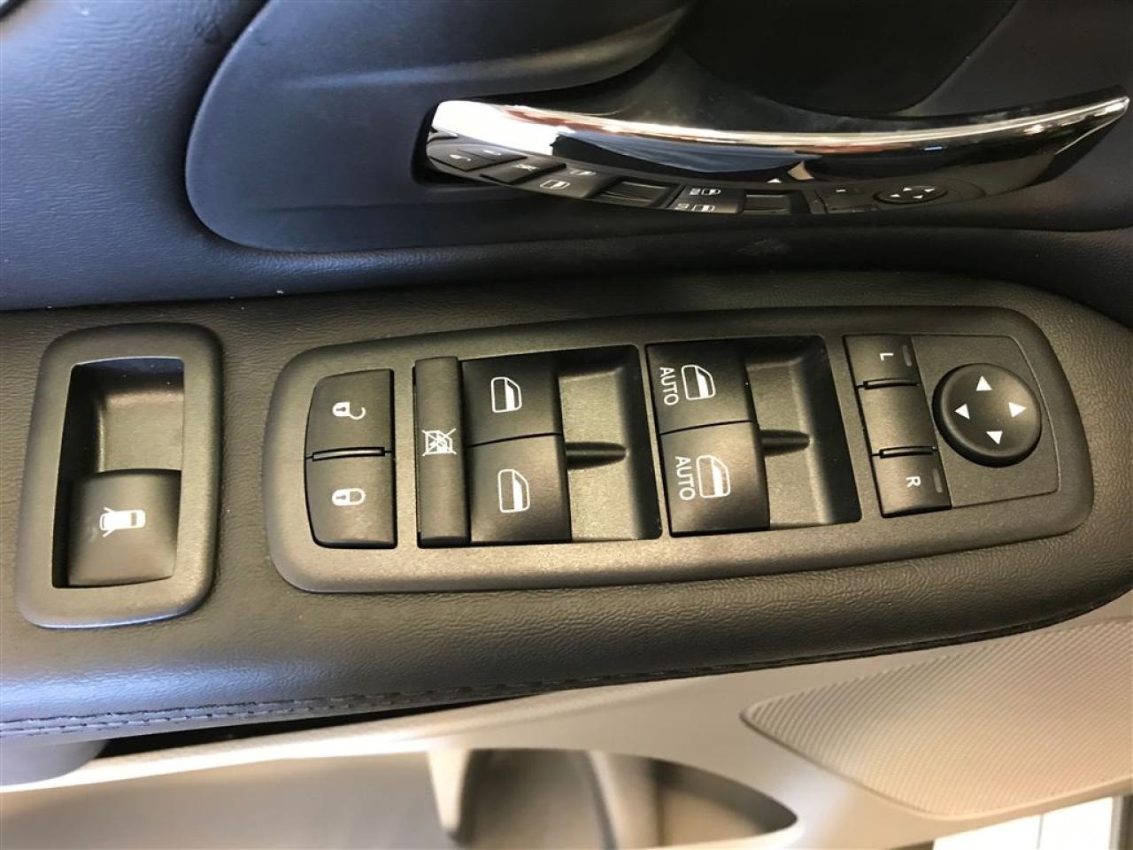 663398