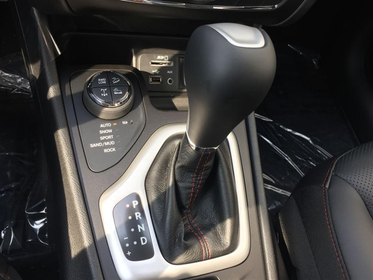 663408