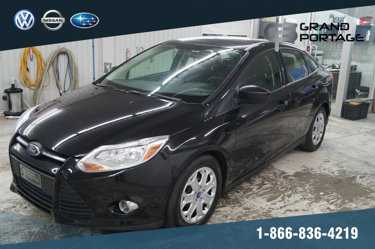Used 2012 Ford Focus 2.0L + AUTO + AC + CRUISE + BLUETOOTH for sale in Rivière-Du-Loup, QC