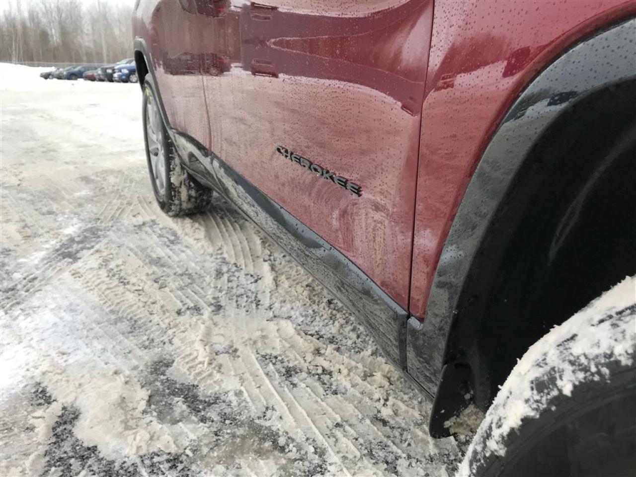 663443
