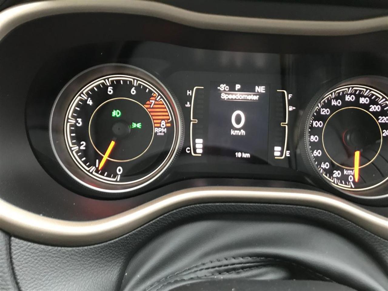 663443
