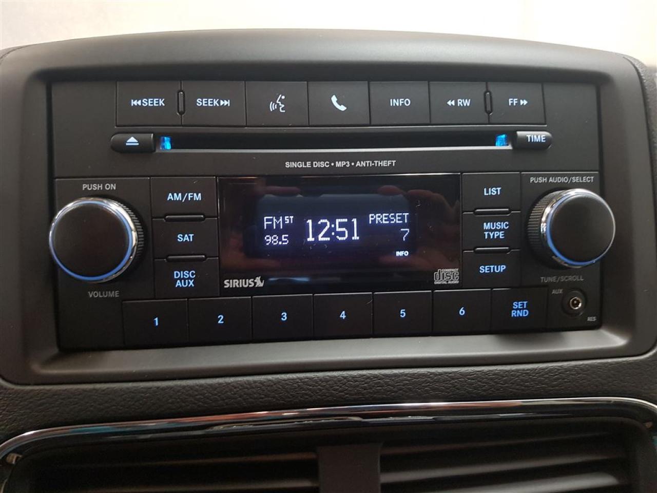 663451