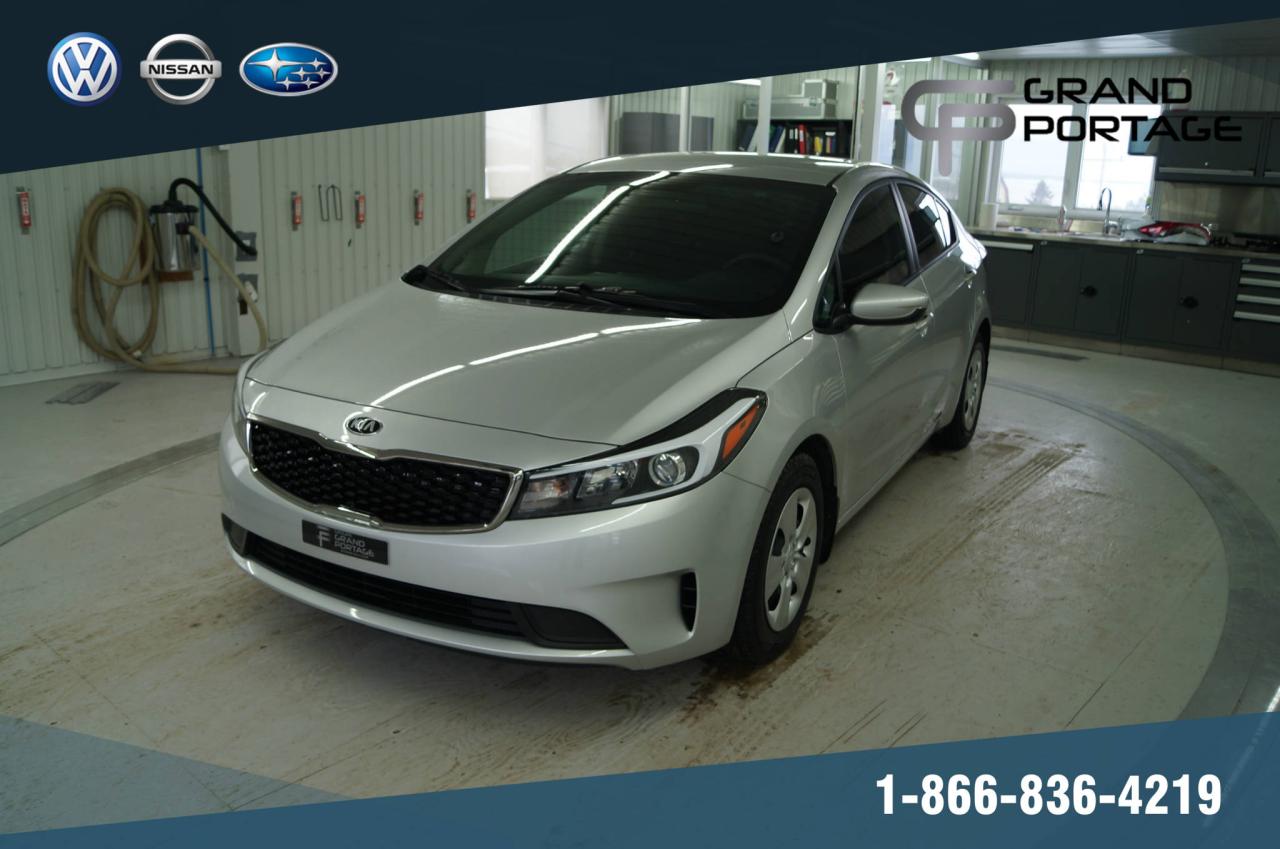 Used 2017 Kia FORTE LX 2.0L + AUTO + VITRES + BLUETOOTH + AC for sale in Rivière-Du-Loup, QC