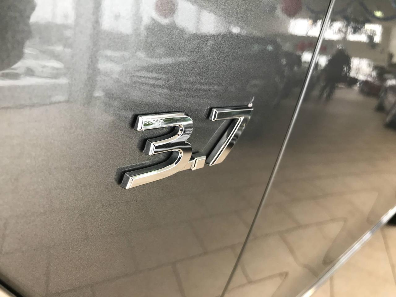 663458