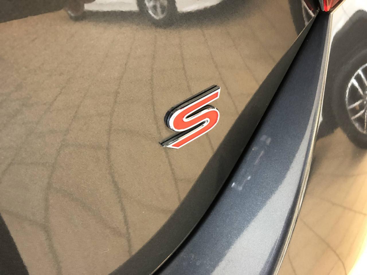 663476