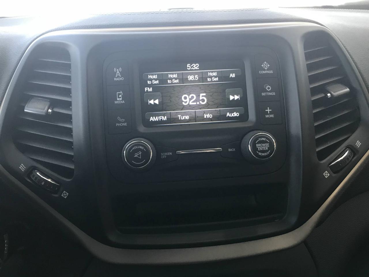 663492