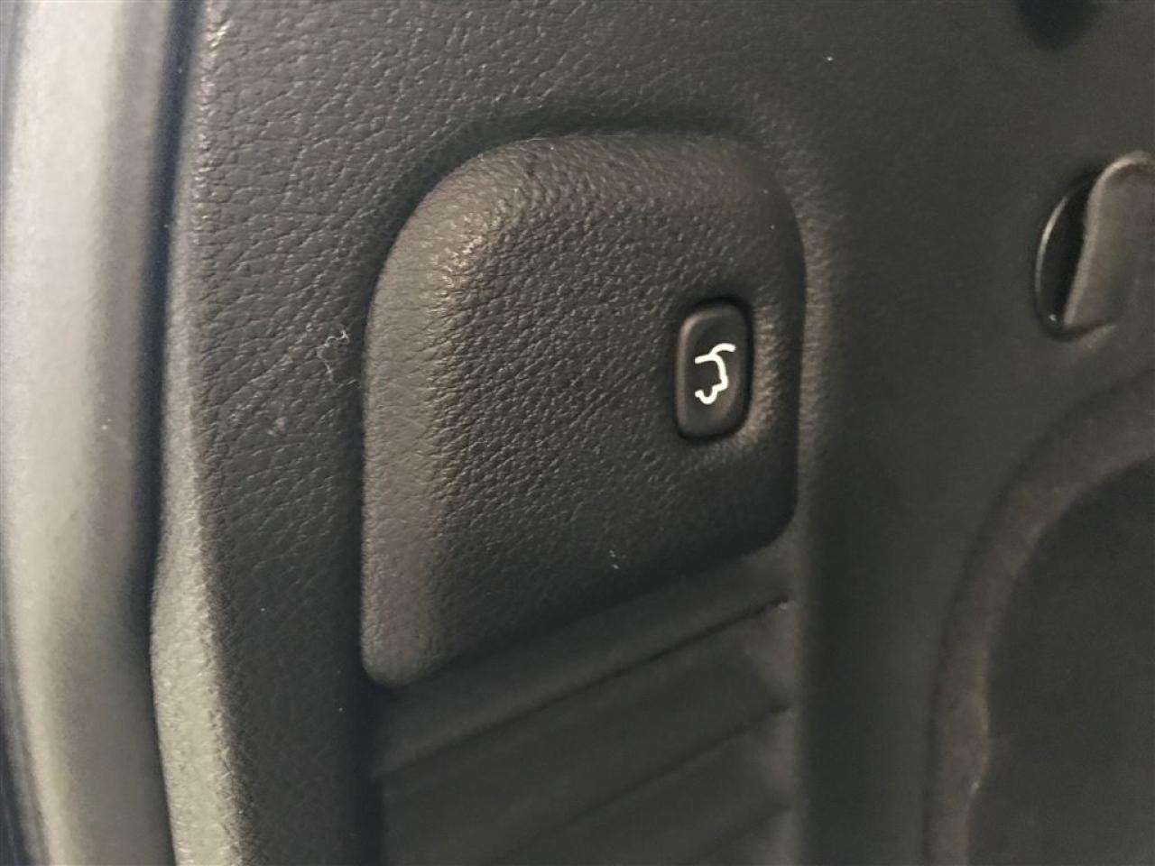 663523