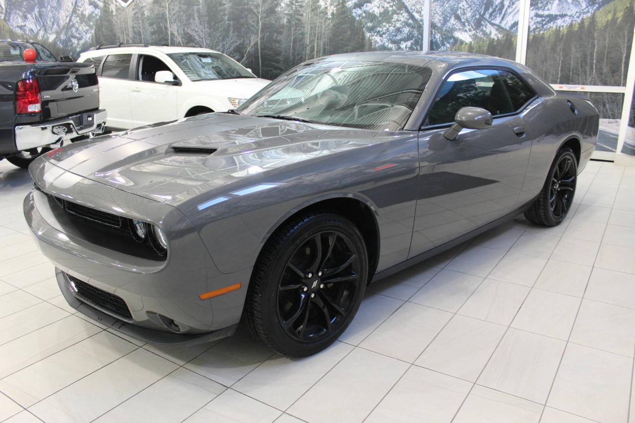 Used 2017 Dodge Challenger Coupé 2 portes SXT Plus for sale in Laval, QC