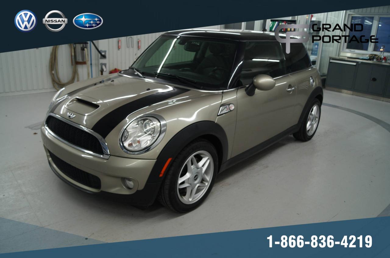 Used 2007 Mini Cooper S 1.6L + MANUEL + CUIR + MAGS + AC + CRU for sale in Rivière-Du-Loup, QC