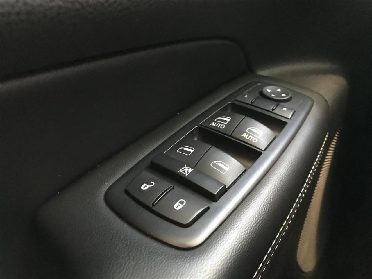 663537