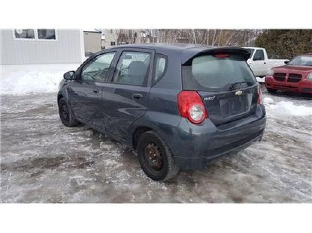Used 2011 Chevrolet Aveo 5 LT for sale in St-Jérôme, QC