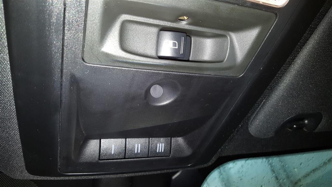 663593