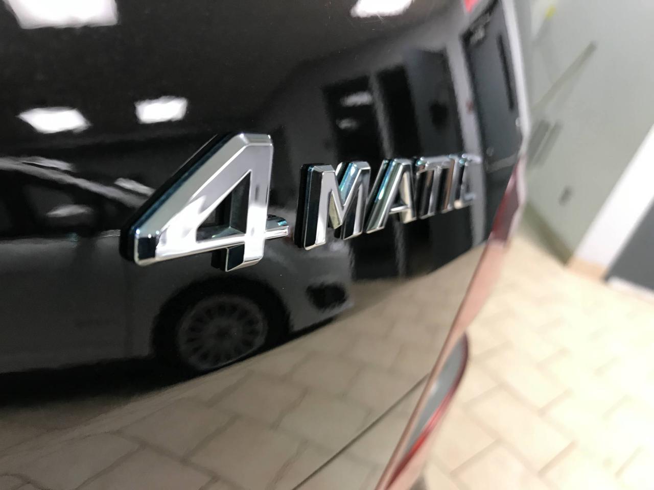 663598