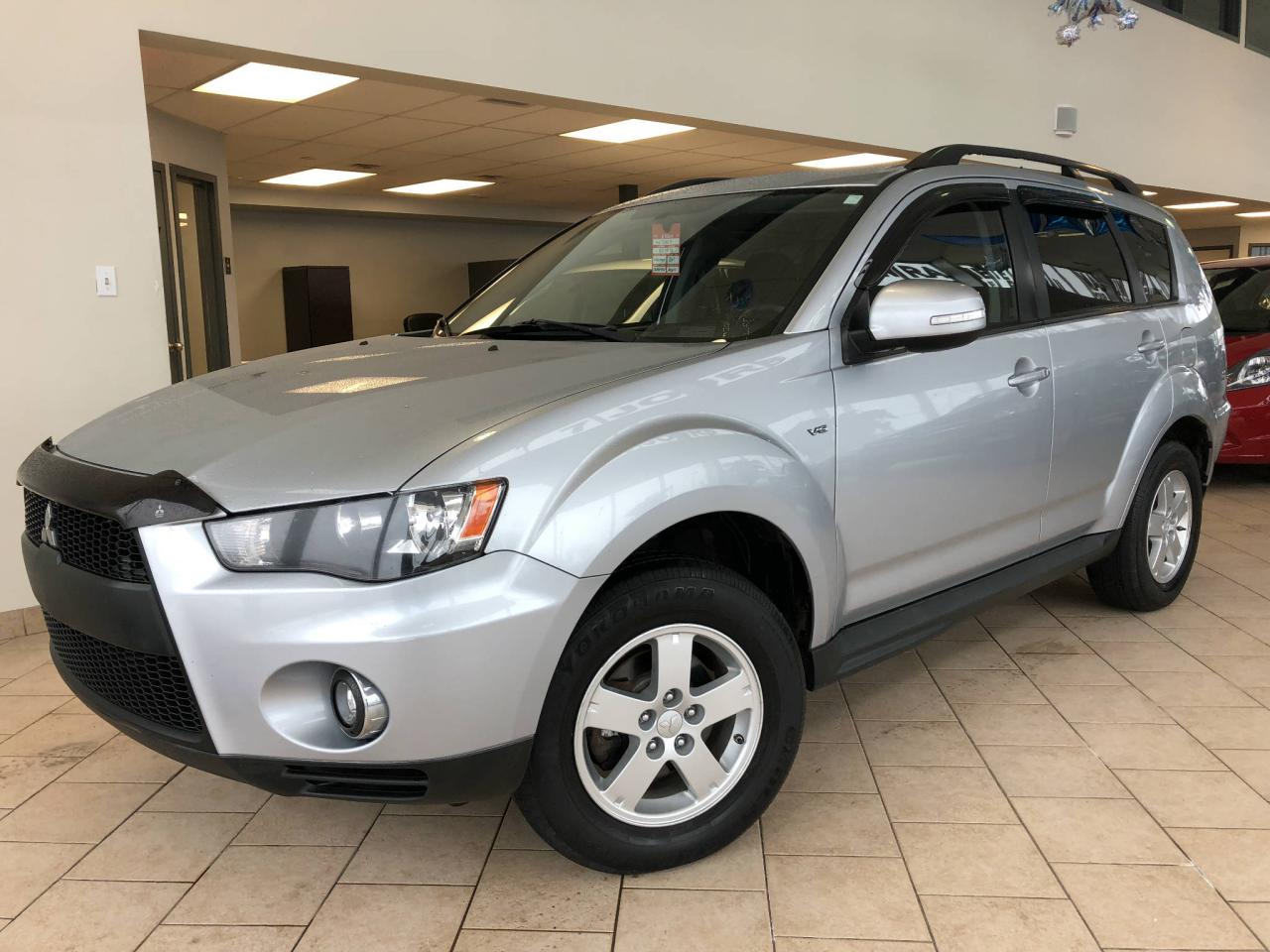 Used 2011 Mitsubishi Outlander LS V6 7 PASSAGERS 4X4 S.CHAUFFANTS for sale in Pointe-Aux-Trembles, QC