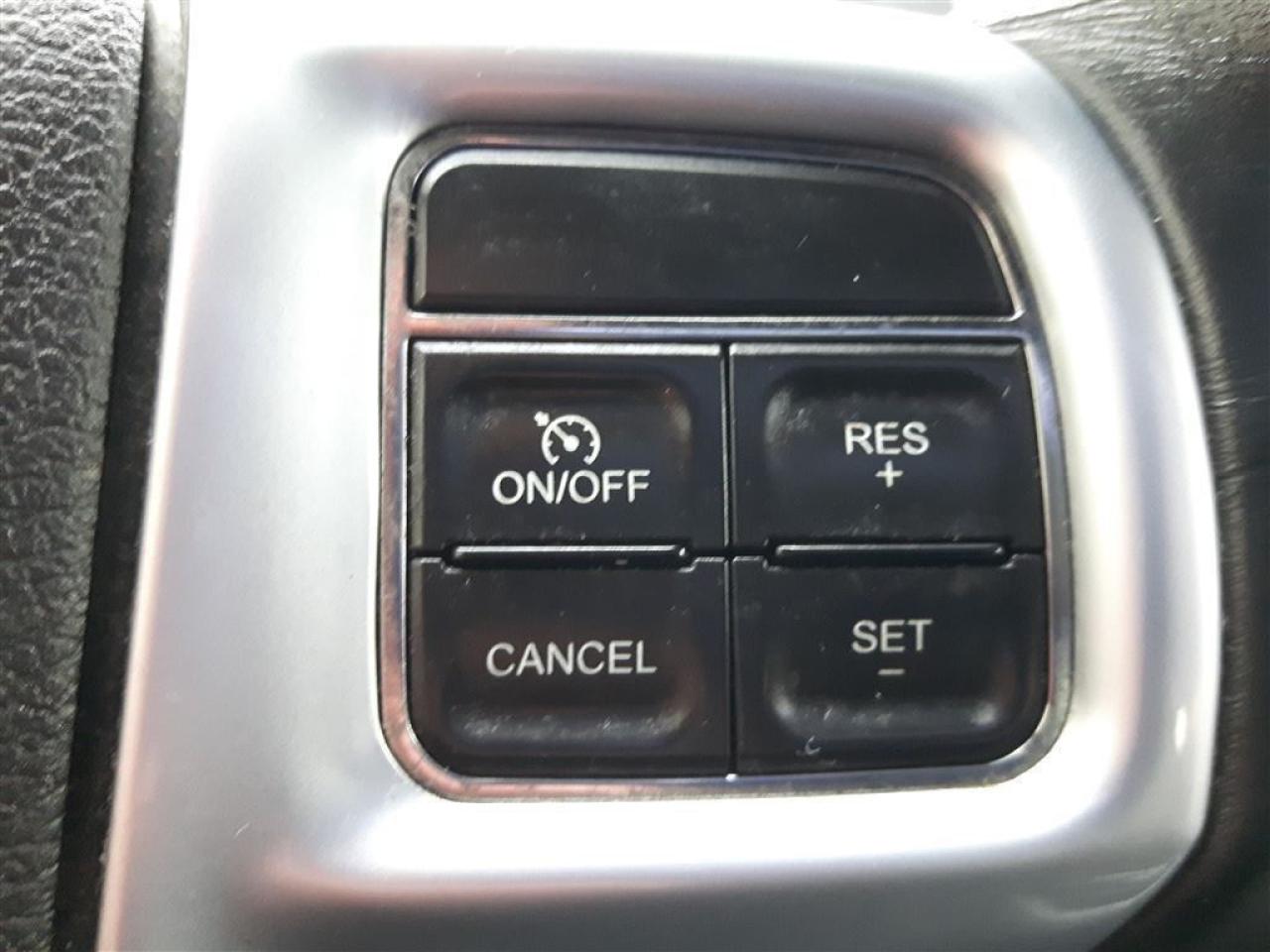 663625