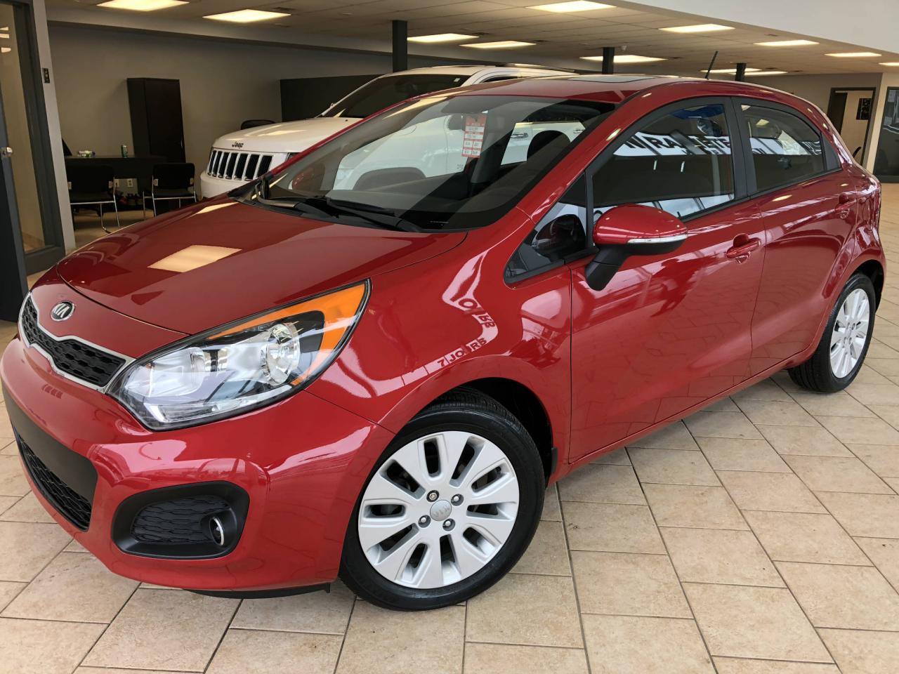 Used 2013 Kia RIO5 EX CAM RECUL TOIT OUVRANT SIEGES CHAUFF for sale in Pointe-Aux-Trembles, QC