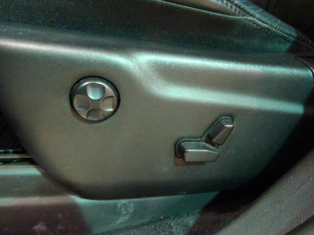 663648