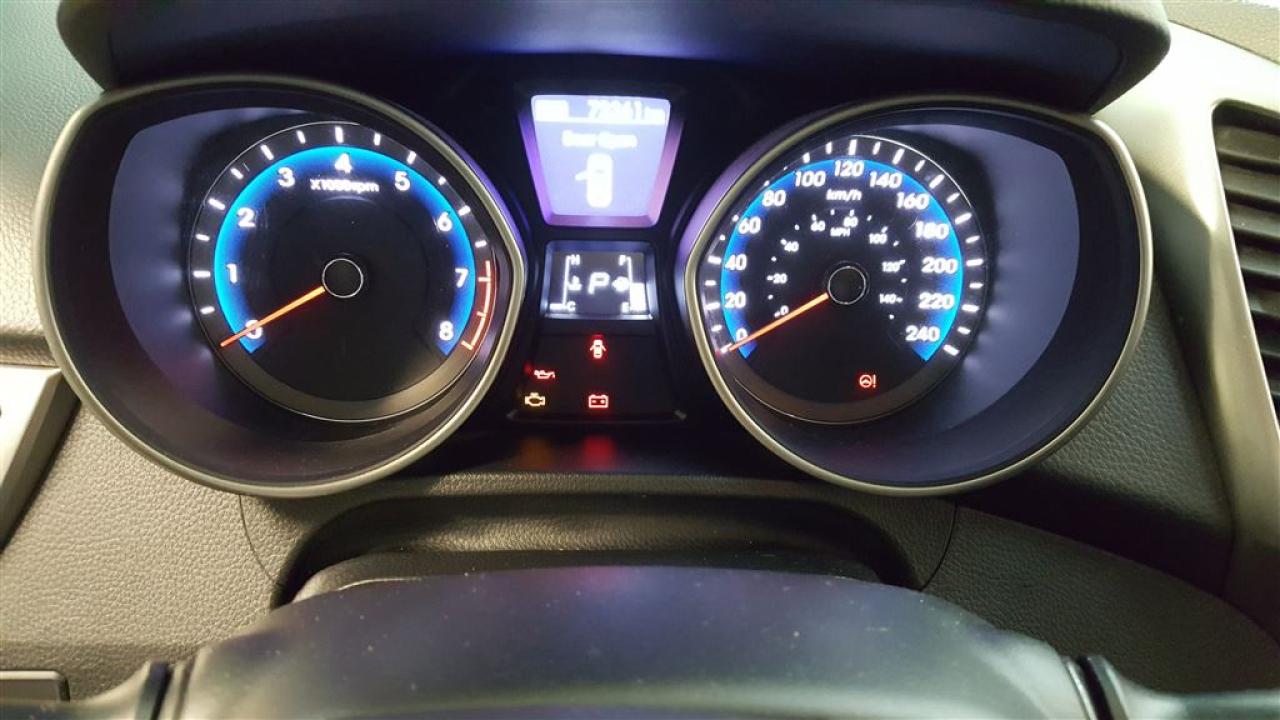 663677