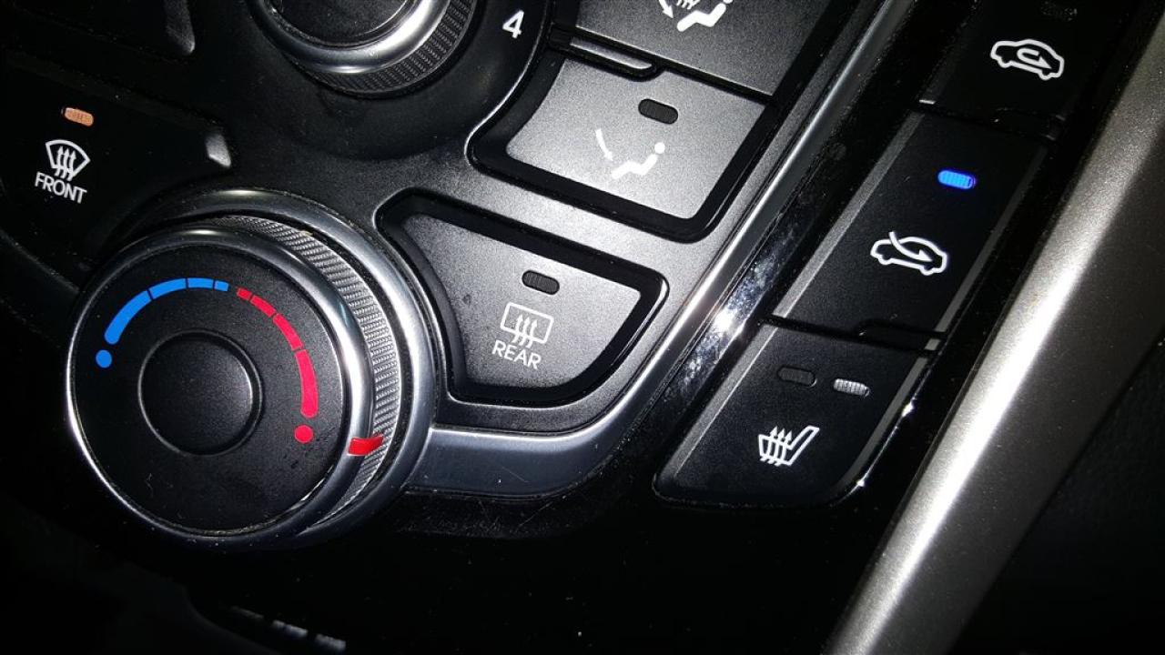 663677