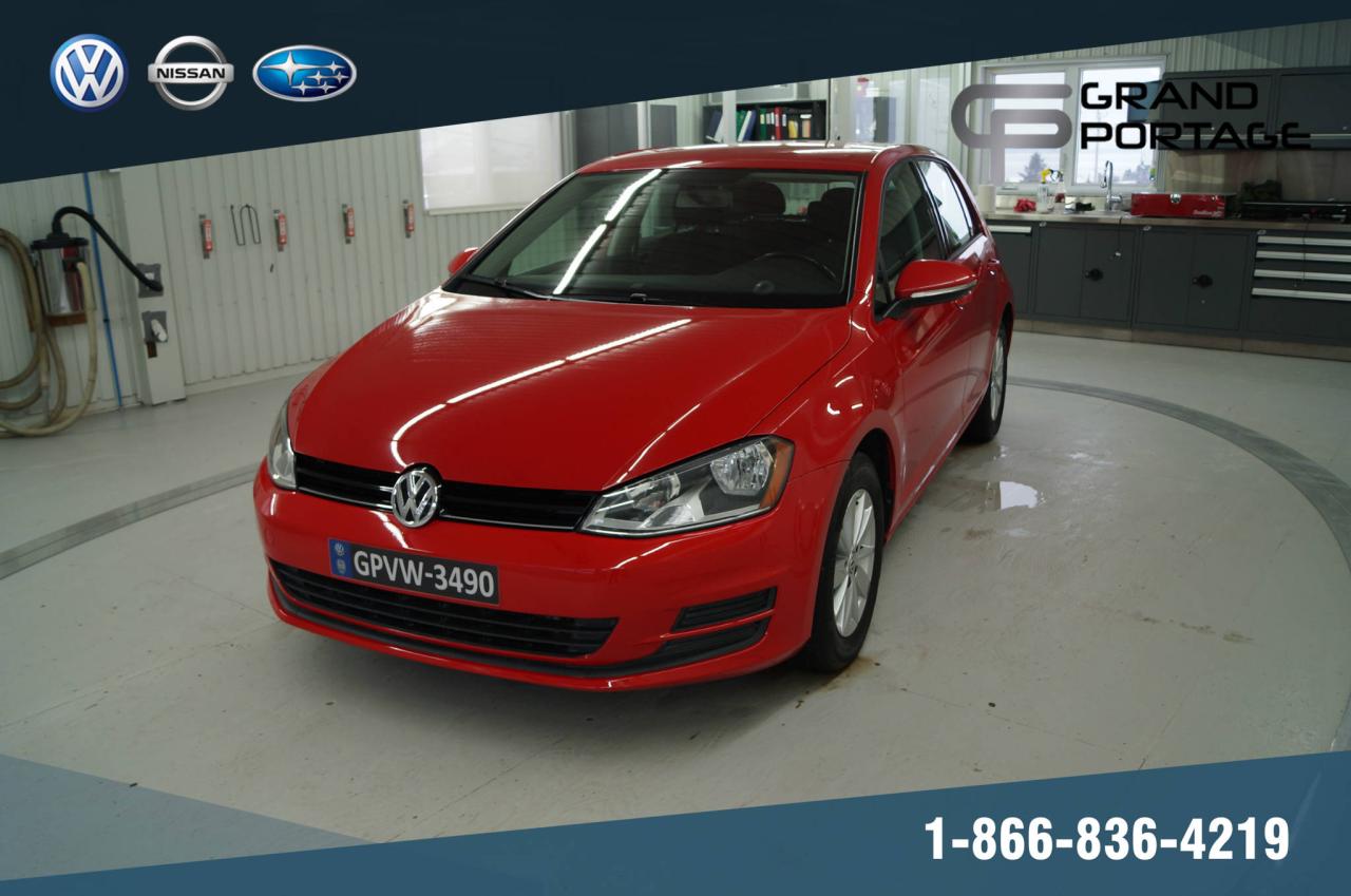 Used 2015 Volkswagen Golf Trendline Hayon TSI 1.8L + MANUEL + AC + for sale in Rivière-Du-Loup, QC