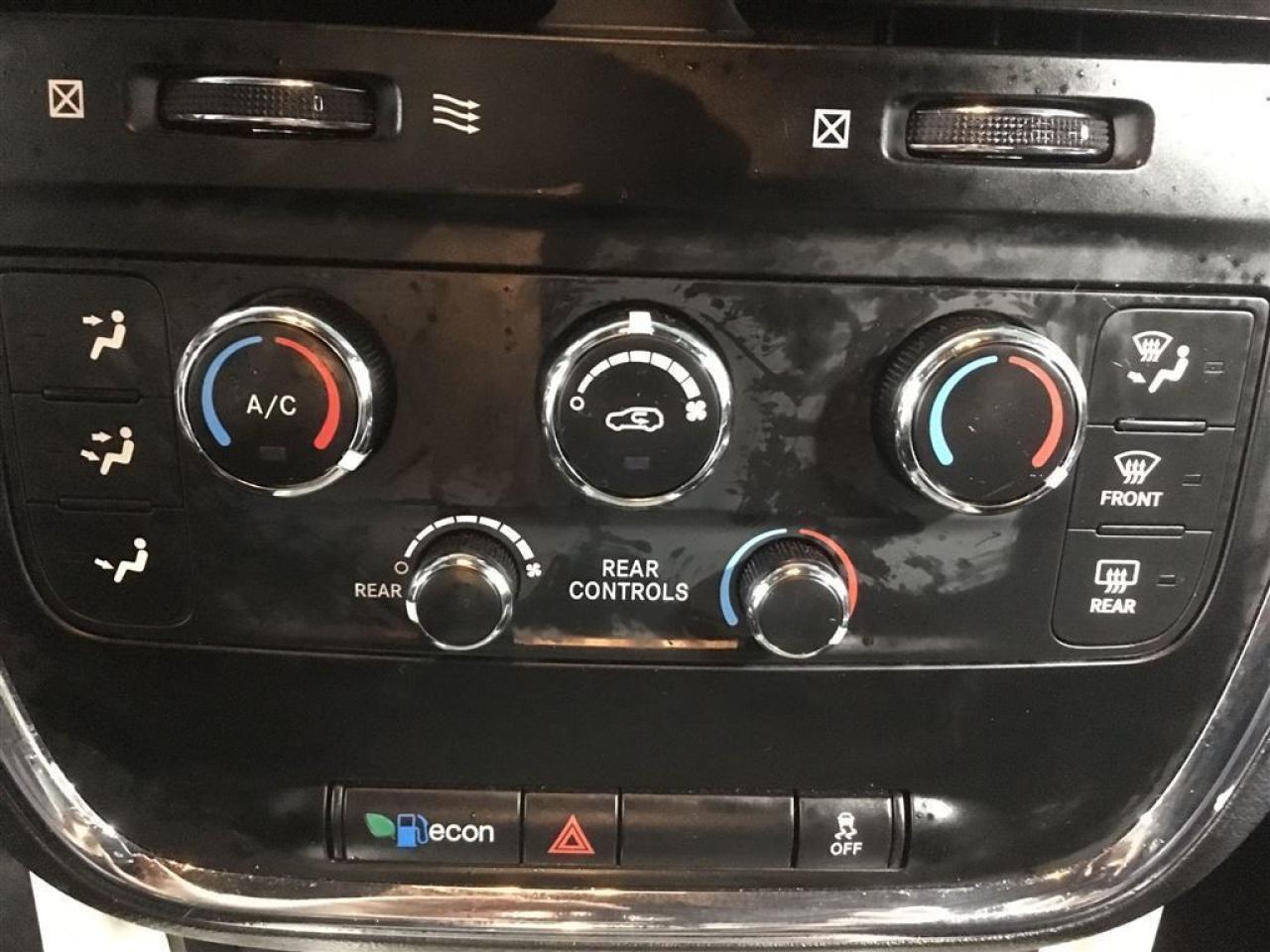 663729