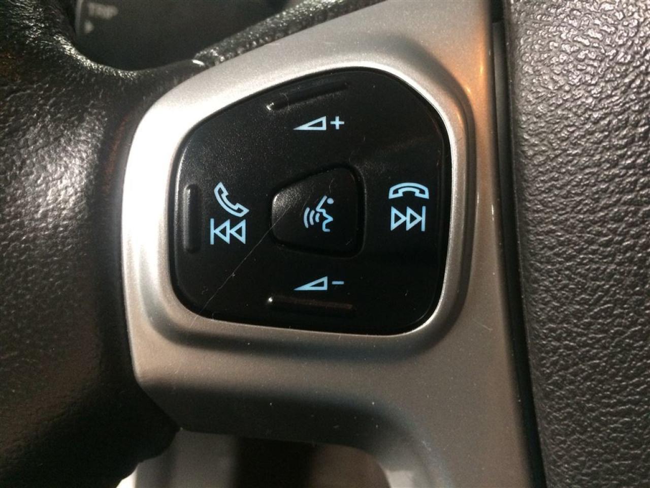 663742