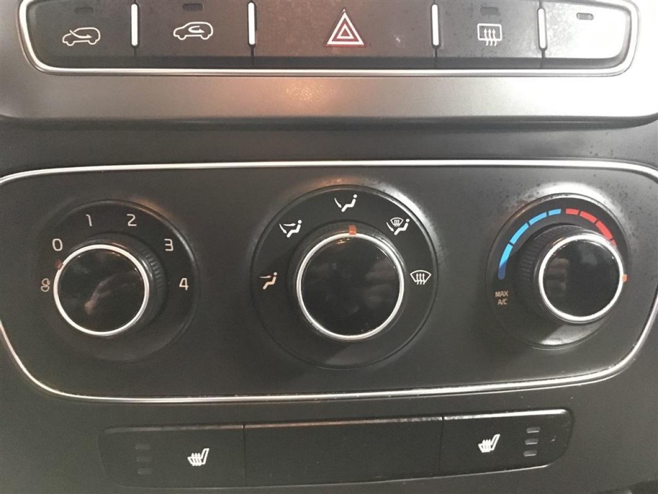 663749