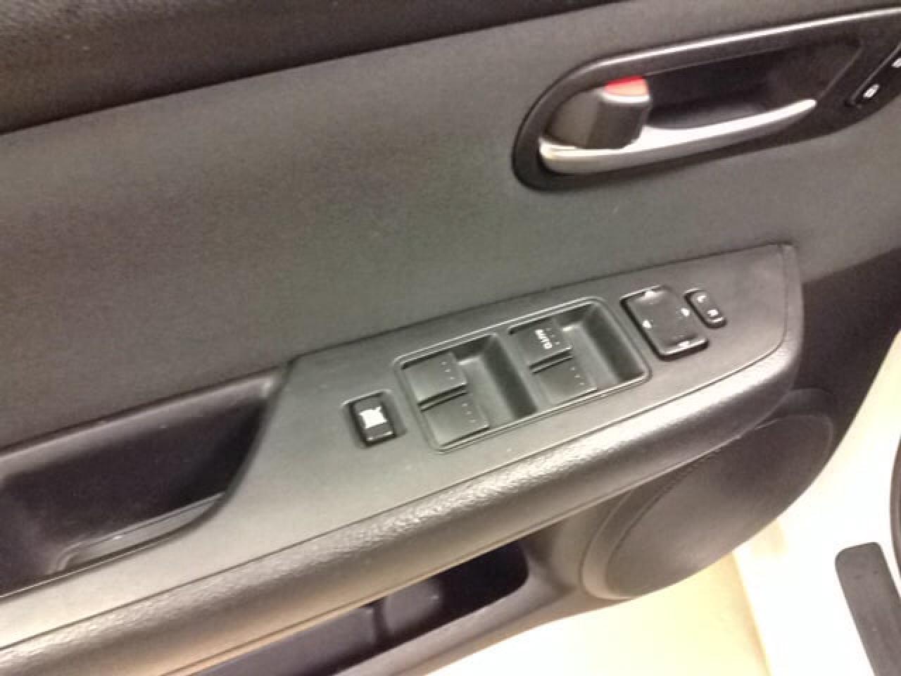663758