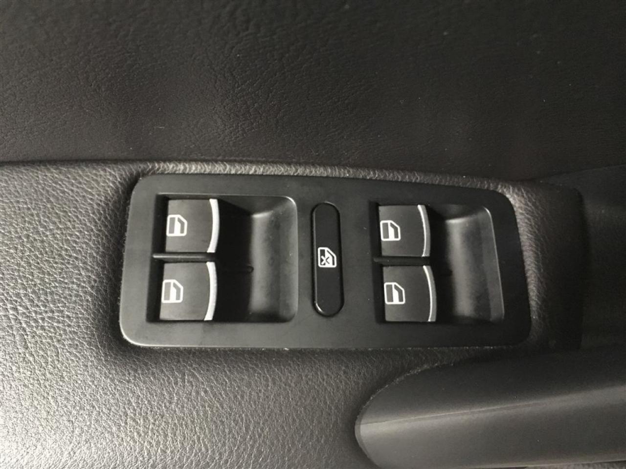 663780
