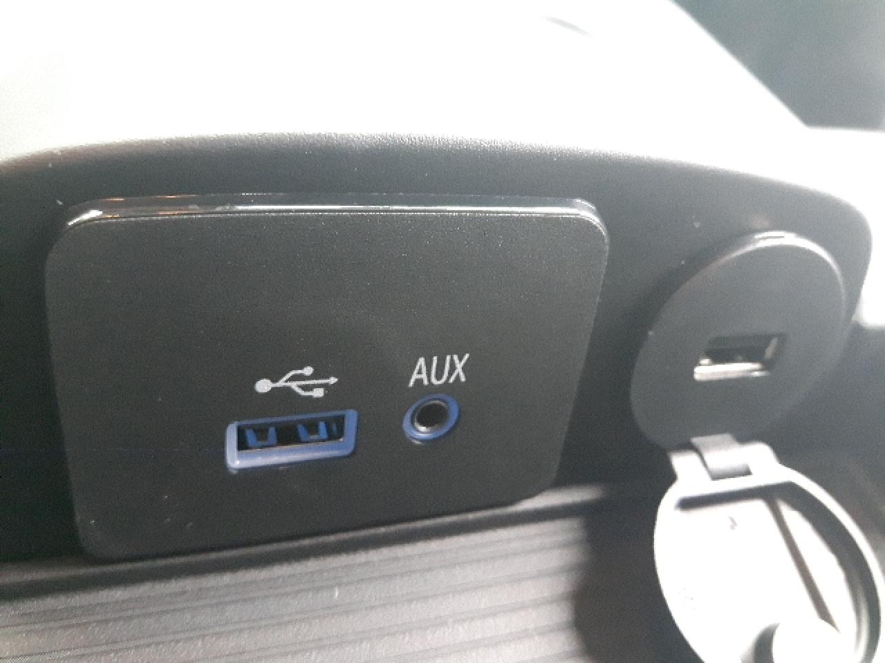 663819
