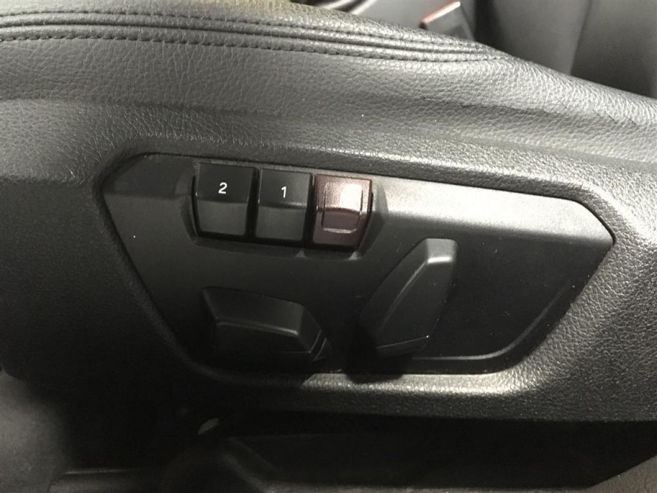 663825