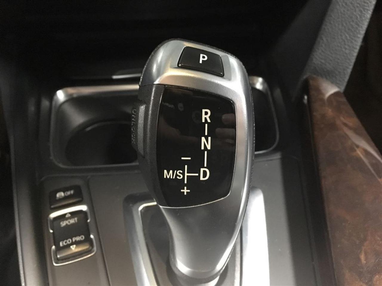 663825