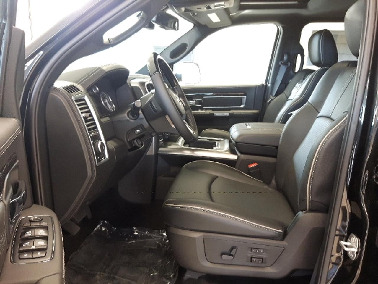 663826.11670299