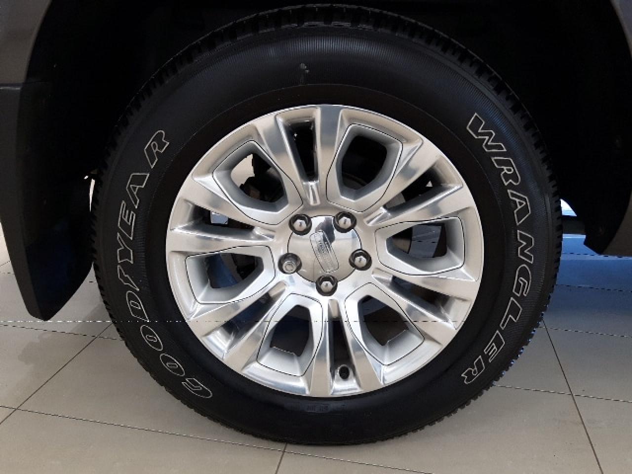 663837