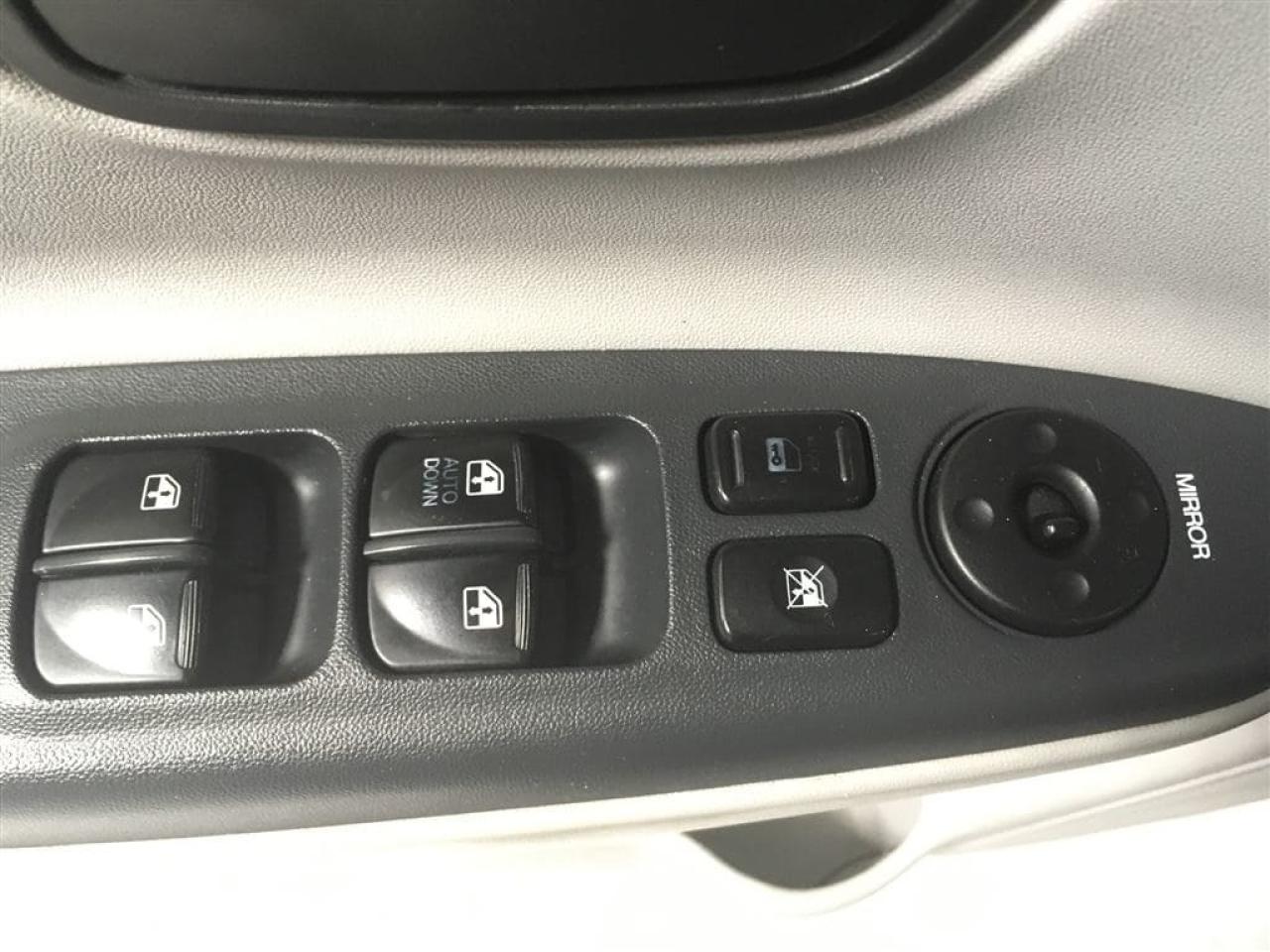 663842