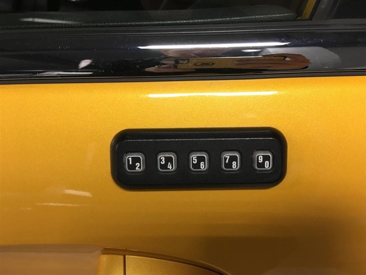663864