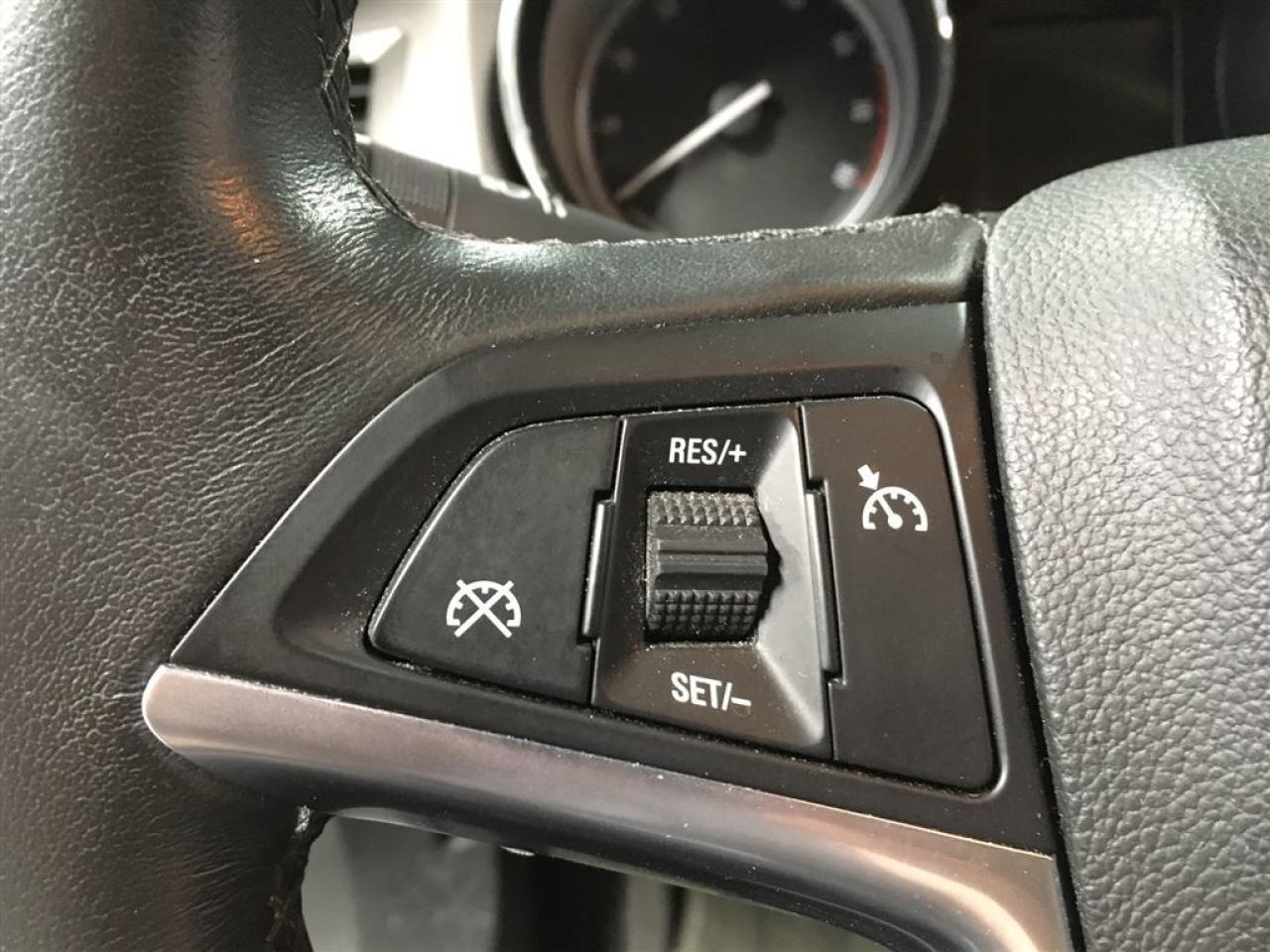 663878