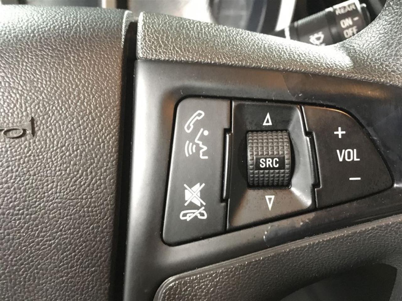 663897