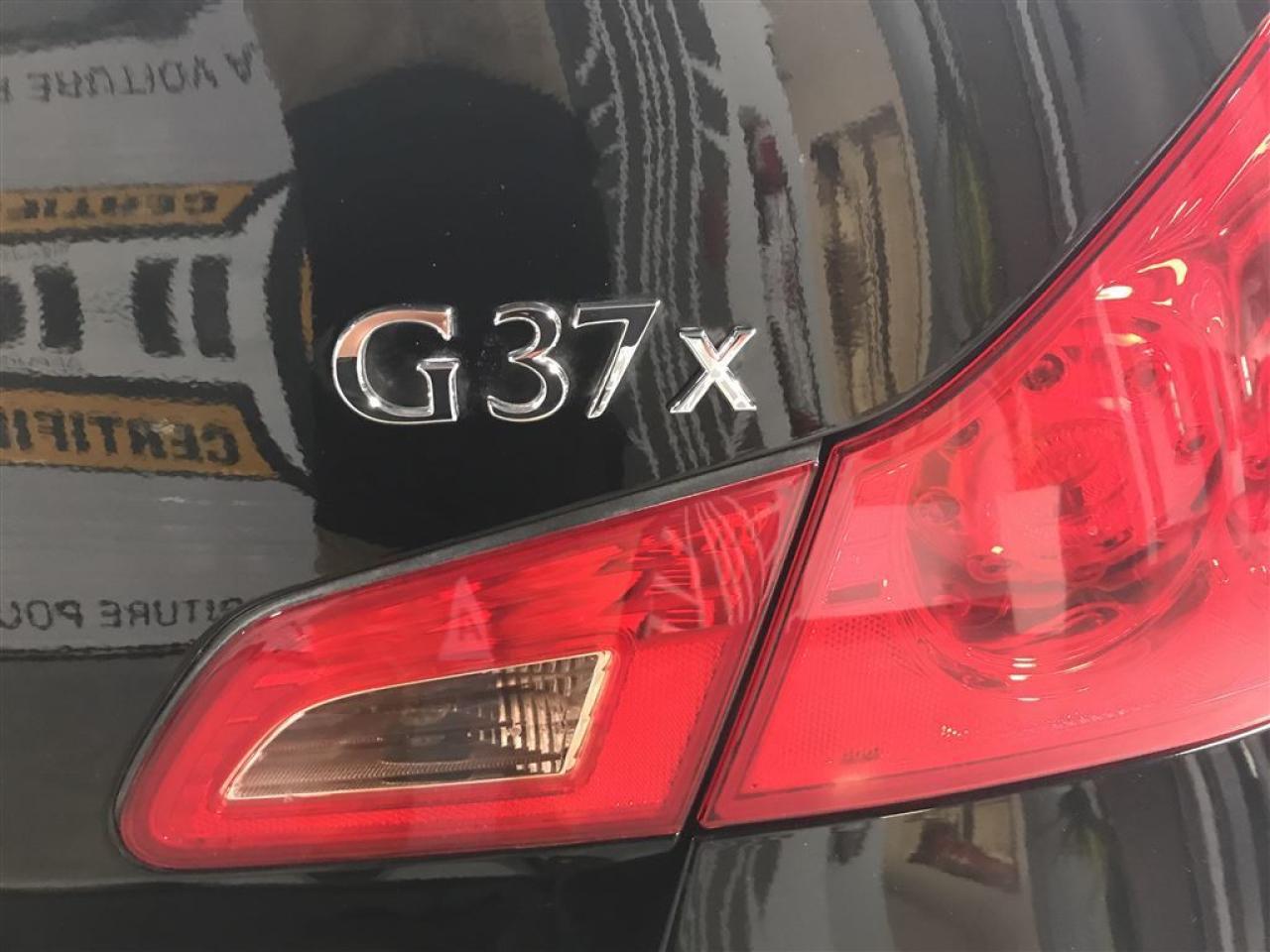 663900