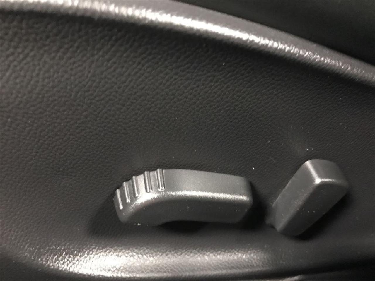 663900